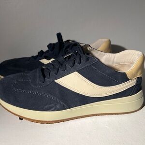 Women’s Vince Olla Runner Blue Suede Sneakers US 6M EU 36 Pre-Owned